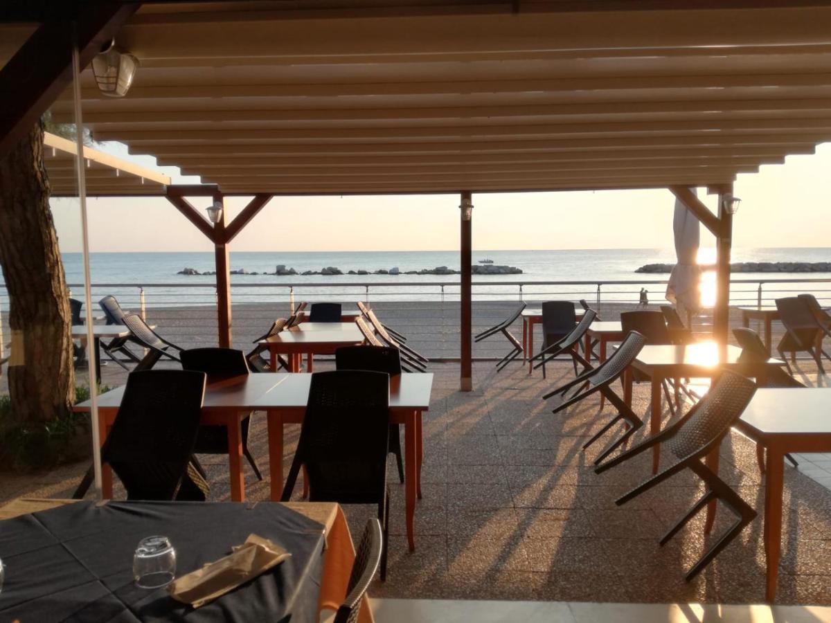 Camping La Pineta Porto Recanati Extérieur photo